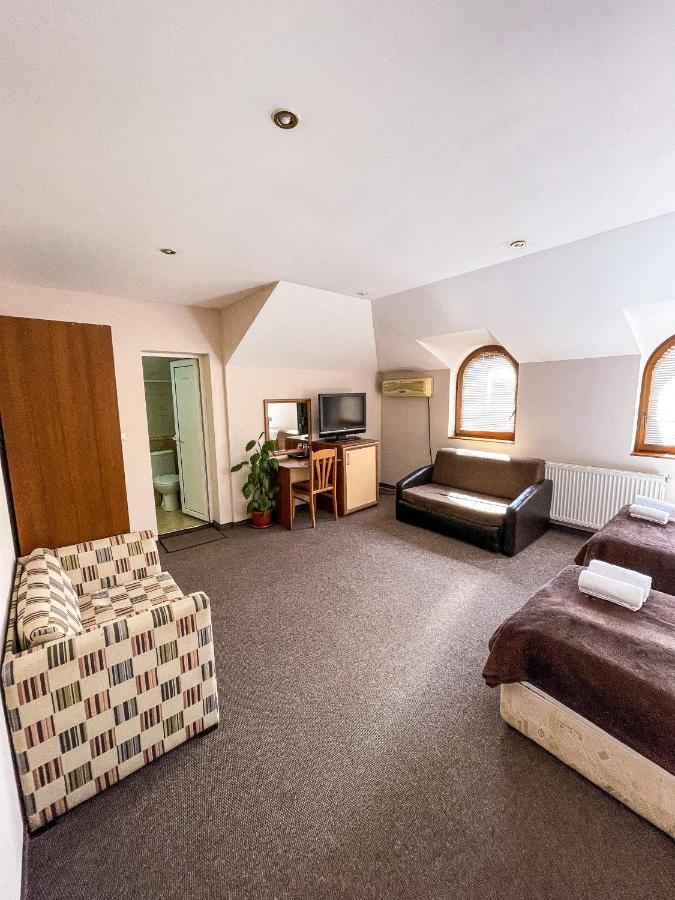 Family Hotel Palermo Tutrakan Esterno foto