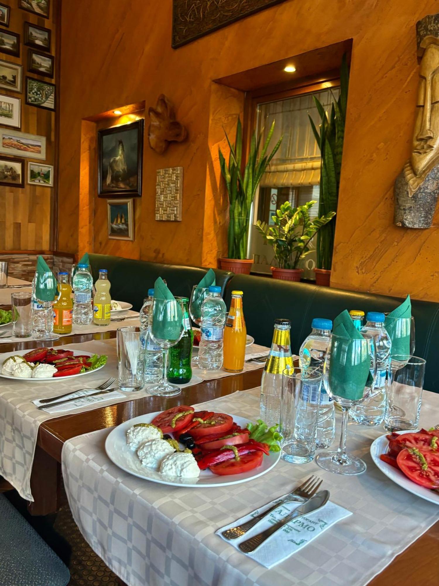 Family Hotel Palermo Tutrakan Esterno foto